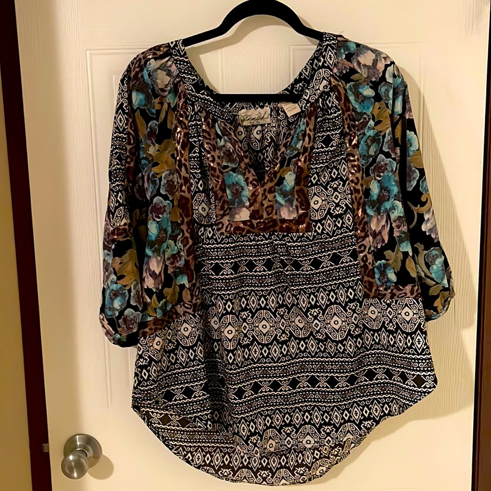 Gorgeous aztec, floral & leopard print top! Gimmicks by BKE